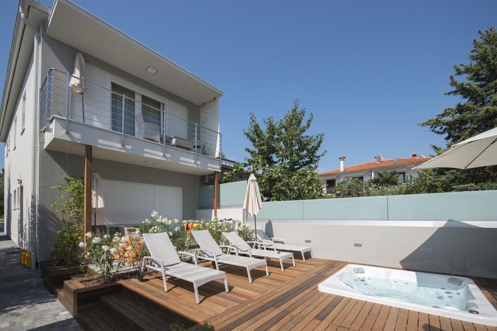 Villa Danex Premium อูมัค ภายนอก รูปภาพ